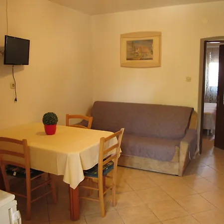 Gostinjska kuća Roza 3*