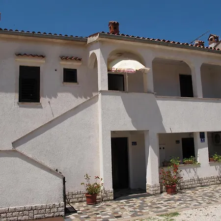 Roza Gostinjska kuća